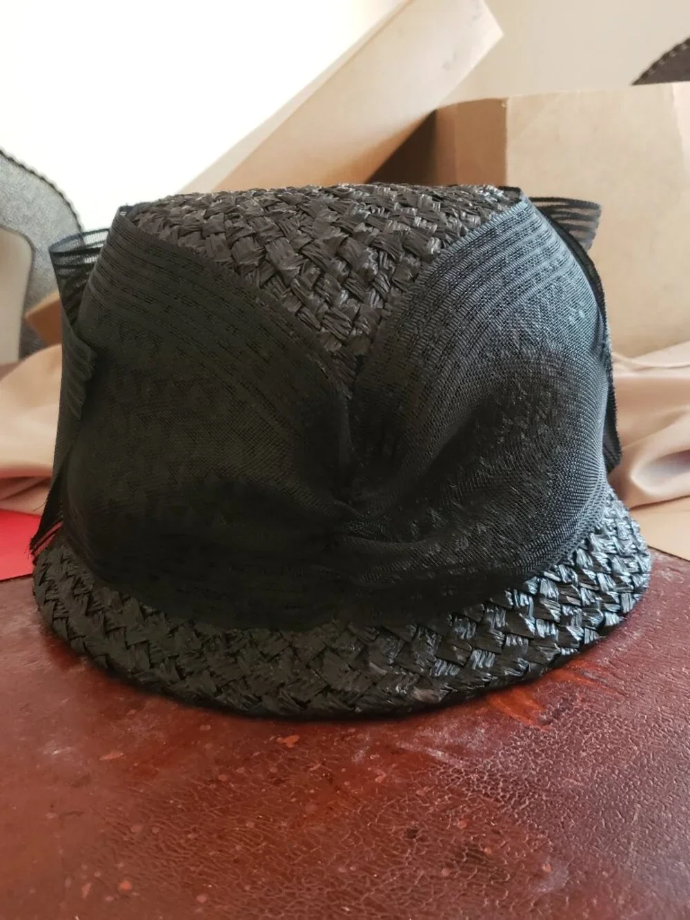VINTAGE STRAW BLACK BEAUTY HAT - Picture 3 of 11